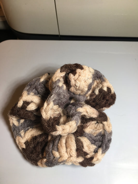 Desert Dunes Crochet Scrunchy – Earthy Brown, Beige & Taupe Tones”